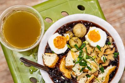 Bà chủ U70 tiết lộ bí quyết để quán 'cháo nhà nghèo' ở Hà Nội đông khách 20 năm