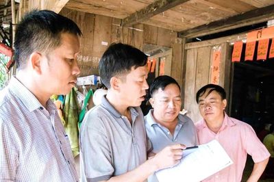 Bí thư chi bộ người Dao đỏ và sự đổi thay ở thôn vùng biên có hơn 60 nhà tiền tỷ