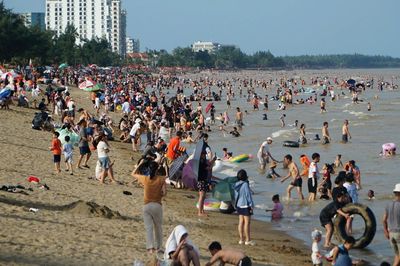 Biển Sầm Sơn đông nghẹt du khách ngày đầu kỳ nghỉ lễ 2/9