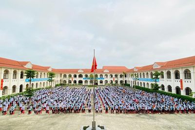Trường THPT Kim Sơn B chính thức đổi tên thành THPT Trần Đại Quang