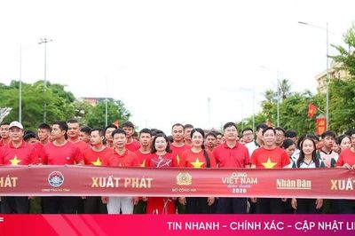 Đồng loạt hưởng ứng 'Cùng Việt Nam tiến bước' ở Hà Tĩnh