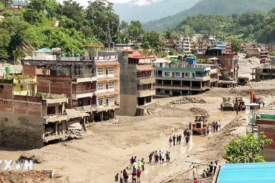 Lũ quét ở Nepal-Trung Quốc: Sạt lở đất mới tạo thành hồ chắn dòng tại Cát Long