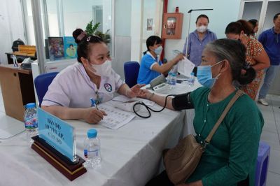 Bồi đắp nguồn lực, nâng cao chất lượng y tế