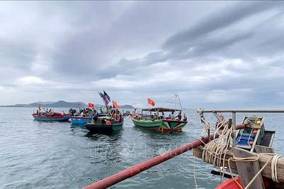 Nghệ An kịp thời cứu nạn 4 ngư dân bị chìm tàu trong đêm