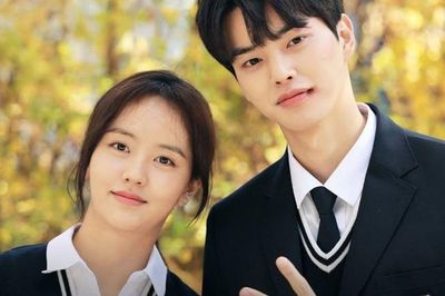 Song Kang và Kim So Hyun chính thức tái hợp sau Love Alarm