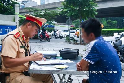 Mạnh tay xử phạt xe không kinh doanh vận tải chở hàng thu tiền