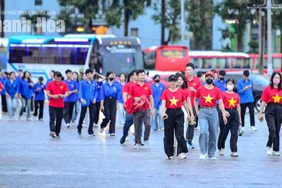Rộn ràng trước giờ xuất phát “Cùng Việt Nam tiến bước”