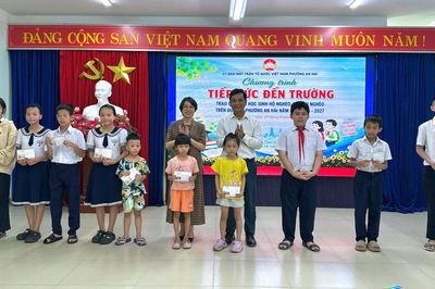 Trao 201 suất quà cho học sinh có hoàn cảnh khó khăn tại phường An Hải