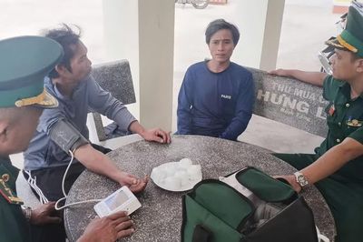 Ngư dân Đắk Lắk cứu 4 ngư dân Gia Lai gặp nạn trên biển
