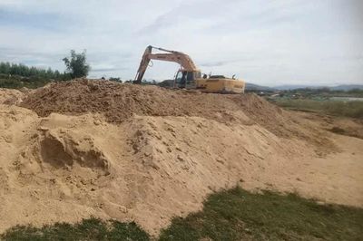 Xử phạt doanh nghiệp khai thác cát trái phép trên sông Côn 350 triệu đồng
