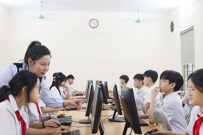 Chuyển mạnh từ “quản lý giáo dục” sang “quản trị phát triển giáo dục”