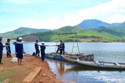 Giải 'cơn khát' nước sạch cho người dân