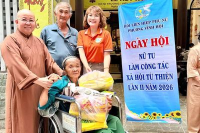 Chùa Liên Trì (TP.HCM) tổ chức Vu lan, tặng quà đến người dân khó khăn