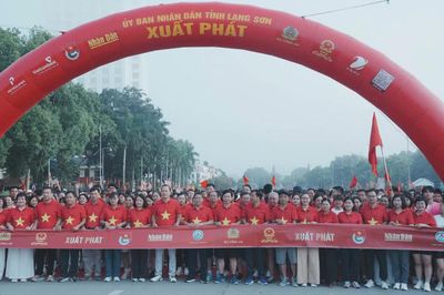 7.000 người tham gia chương trình đi bộ 'Cùng Việt Nam tiến bước' tại Lạng Sơn