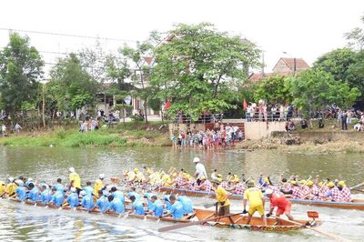 Quảng Trị: Dùng mái chèo đánh nhau tại lễ hội đua thuyền, một thuyền bơi nam bị chuyển từ hạng A xuống hạng B