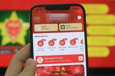 Từ 28/9, người dân có thể nhận lương hưu, trợ cấp qua VNeID