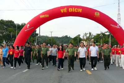 Lào Cai: Sôi nổi chương trình đi bộ 'Cùng Việt Nam tiến bước' năm 2026