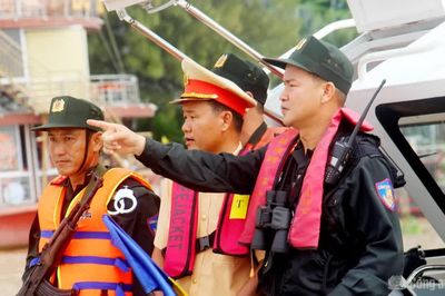 Phối hợp tuần tra trên sông Cần Thơ, đảm bảo an toàn trong mùa mưa bão