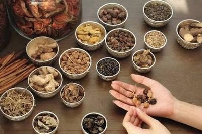 Những biến chứng đáng tiếc khi tự ý dùng thuốc Đông y