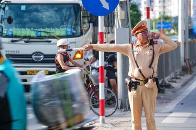 CSGT Hà Nội tăng cường kiểm soát giao thông trong kỳ nghỉ lễ