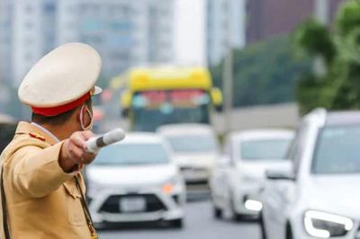 Cảnh sát giao thông lưu ý về khoảng cách an toàn trên cao tốc