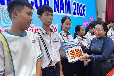 Hội Khuyến học thành phố Cần Thơ phối hợp trao 321 suất học bổng Lương Định Của