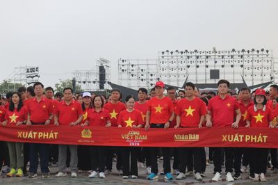 Hơn 9.300 người hưởng ứng 'Cùng Việt Nam tiến bước' năm 2026