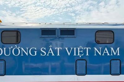 Đường sắt Việt Nam đưa đầu máy D19E thế hệ mới vào khai thác