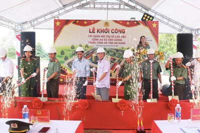 Khởi công xây dựng trụ sở Công an xã Vĩnh Xương, tỉnh An Giang