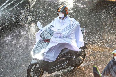 Dự báo thời tiết 30/8: Nhiều nơi trên cả nước hứng mưa, đề phòng ngập úng