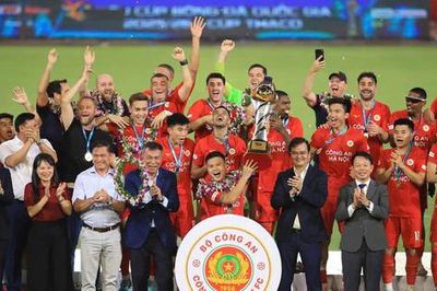 CAHN đăng quang Siêu cúp Quốc gia 2025-2026
