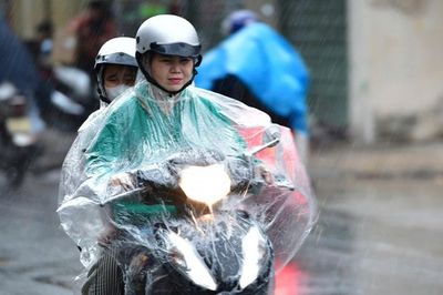 Dự báo thời tiết ngày 30/8: Miền Bắc nắng 35 độ, mưa nhiều về đêm