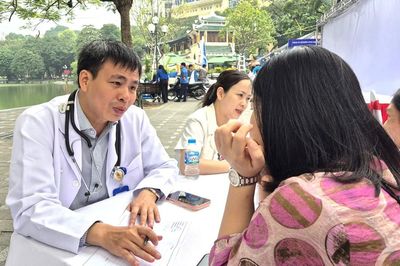 Nghỉ lễ dài ngày, ăn thế nào không tăng cân và 'quá tải' chuyển hóa?