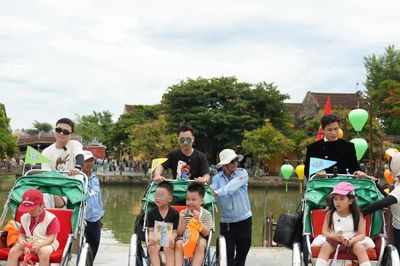 'Bố ơi mình đi đâu thế?' mùa 6 mở màn: Ngày đầu 'toát mồ hôi' của các ông bố tại Hội An