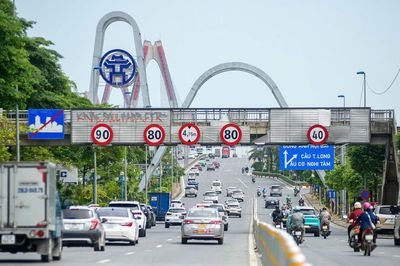 Hà Nội tăng cường xử lý vi phạm, đảm bảo an toàn trên các cây cầu lớn