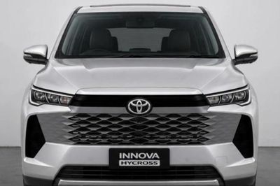 Toyota Innova Cross hybrid facelift sắp xuất hiện, ngoại hình lột xác?