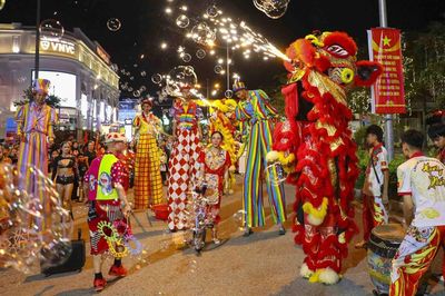 Rộn ràng 'Vũ điệu đường phố' tại Festival Dân vũ Quốc tế Điện Biên 2026