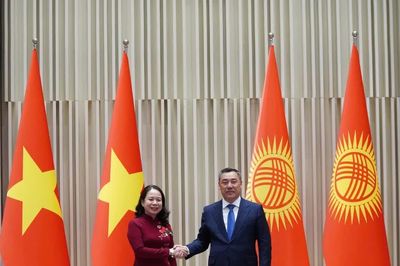 Phó Chủ tịch nước Võ Thị Ánh Xuân gặp Tổng thống Kyrgyzstan Sadyr Japarov