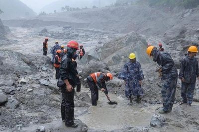 Nguy cơ lũ chồng lũ cản trở công tác cứu hộ ở Nepal