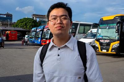 Sinh viên về quê dịp 2/9: Chọn cách nào để vừa thuận tiện, vừa hợp túi tiền?