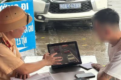 Cục Cảnh sát giao thông: Chỉ xử phạt những tài xế cố tình 'bám đuôi' trên cao tốc