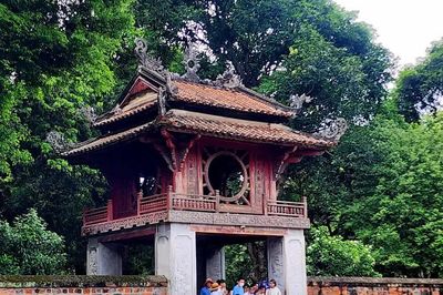 Dịp lễ Quốc khánh, du khách nườm nượp đến Văn Miếu - Quốc Tử Giám