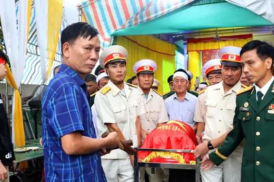 Hà Tĩnh tổ chức lễ truy điệu và an táng hài cốt liệt sĩ Trần Quỳnh