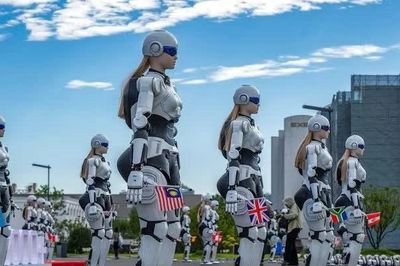 Trung Quốc đang đào tạo hàng nghìn robot theo cách chưa từng có