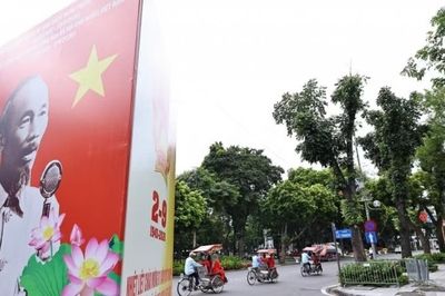 Phố phường Hà Nội trang hoàng rực rỡ dịp lễ Quốc khánh 2/9