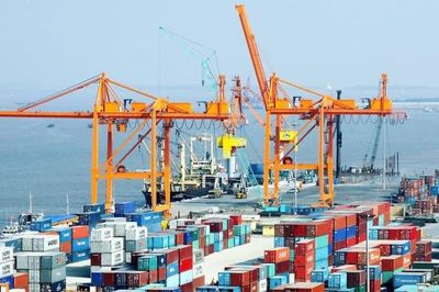 Kinh tế thế giới đối mặt nhiều sức ép, Việt Nam cần ứng phó thế nào?