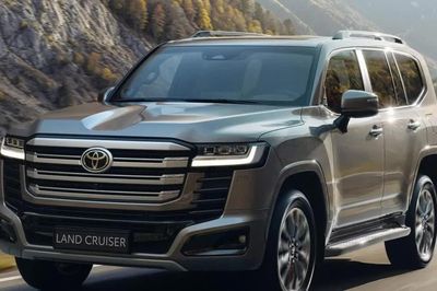 Toyota Land Cruiser 300 2027 nâng cấp hệ truyền động, bổ sung bản hybrid và máy dầu