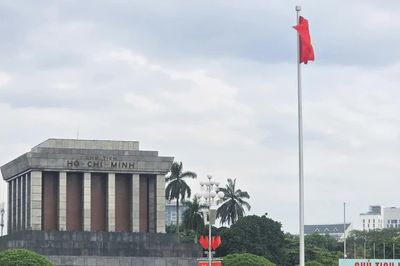 Nghỉ lễ 2/9, người dân nô nức về tham quan các di tích lịch sử tại Hà Nội