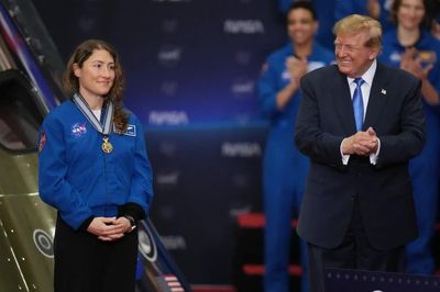 Tổng thống Trump ký sắc lệnh lập Học viện Không gian Mỹ, quyết không để vượt mặt trong cuộc đua vũ trụ