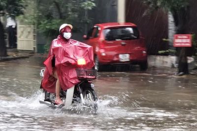 Mưa lớn bao trùm miền Trung